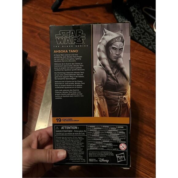 New. Star Wars action figure. ￼ AHSOKA TANO - Picture 4 of 5